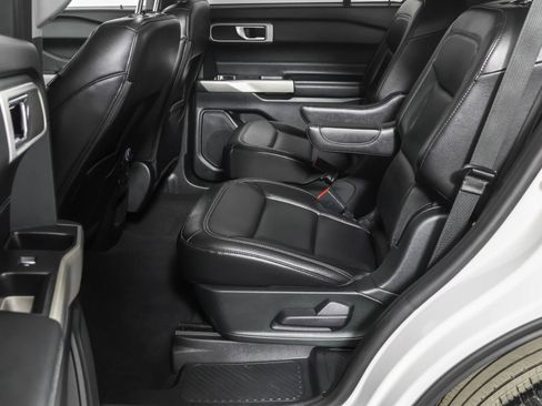 Used 2021 Ford Explorer XLT w/ Equipment Group 202A image 37