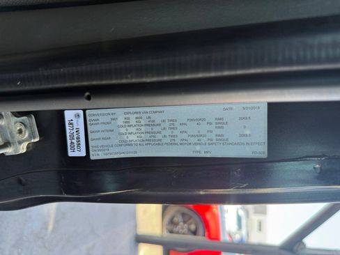 Used 2019 GMC Savana 2500 RWD image 23