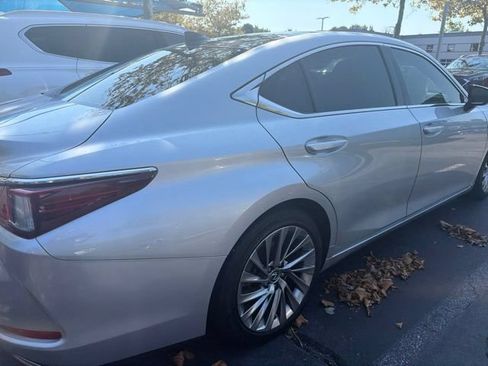 Used 2019 Lexus ES 350 Ultra Luxury w/ Accessory Package 2 FWD image 10