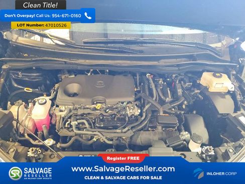 Used 2025 Toyota Sienna XLE image 2