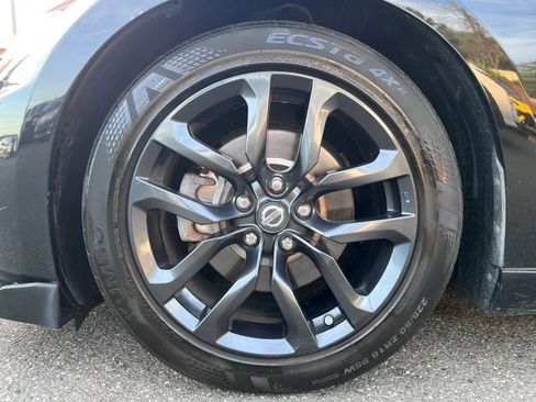 Used 2015 Nissan 370Z Touring RWD image 25