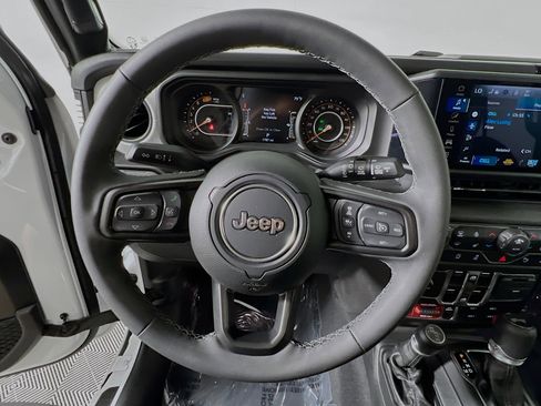 Used 2026 Jeep Wrangler Unlimited Sport AWD/4WD image 18