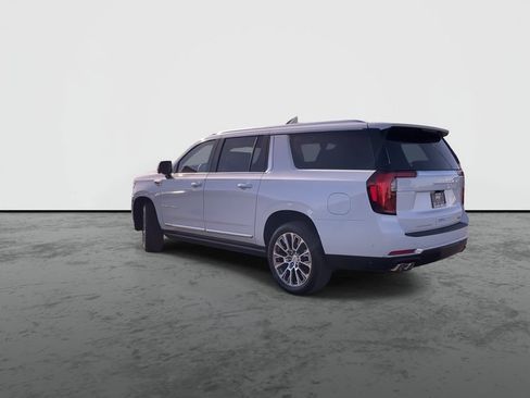 Used 2026 GMC Yukon XL Denali w/ Denali Reserve Package AWD/4WD image 6