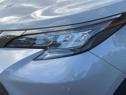 Certified 2024 Toyota Sienna XLE Woodland Edition image 7