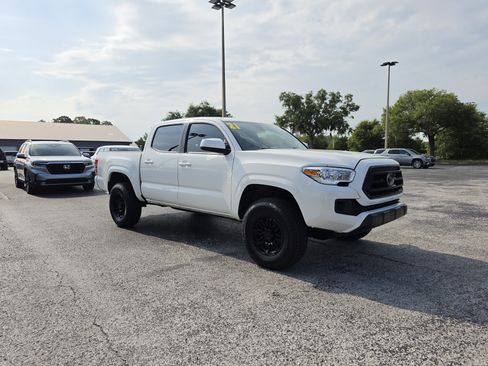 Used 2021 Toyota Tacoma SR w/ SR Convenience Package RWD image 2