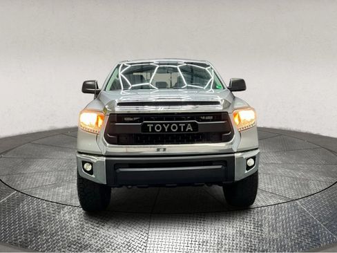 Used 2016 Toyota Tundra SR5 w/ SR5 Upgrade Package image 3