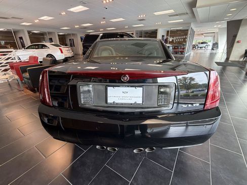 Used 2006 Cadillac XLR RWD image 4