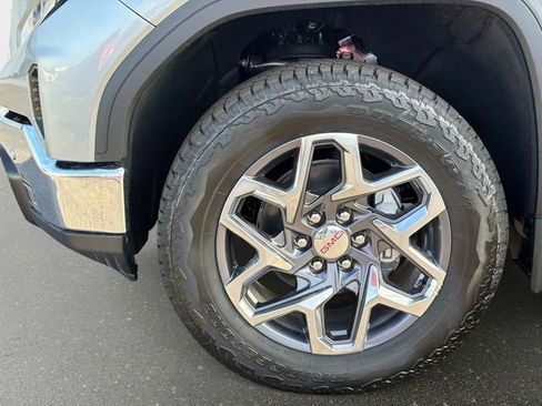 New 2026 GMC Sierra 1500 SLT w/ SLT Premium Package image 10