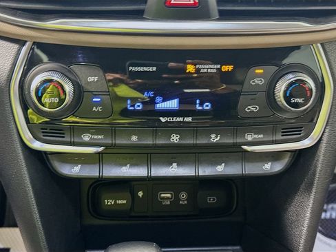 Used 2020 Hyundai Santa Fe Limited FWD image 21