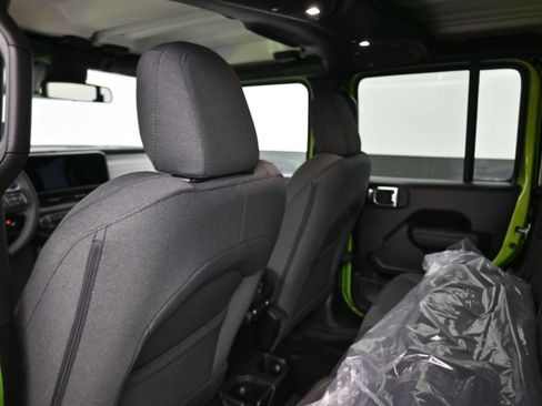 New 2026 Jeep Gladiator Sport AWD/4WD image 23