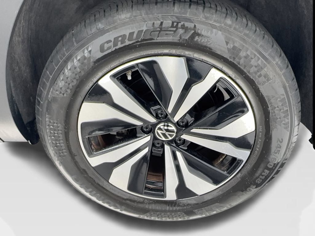 Used 2024 Volkswagen Atlas Cross Sport SE FWD image 12