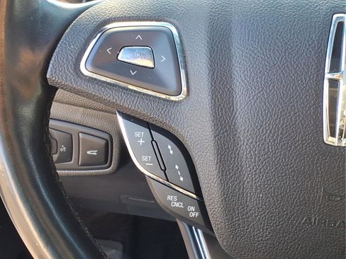 Used 2019 Lincoln MKC Reserve image 12