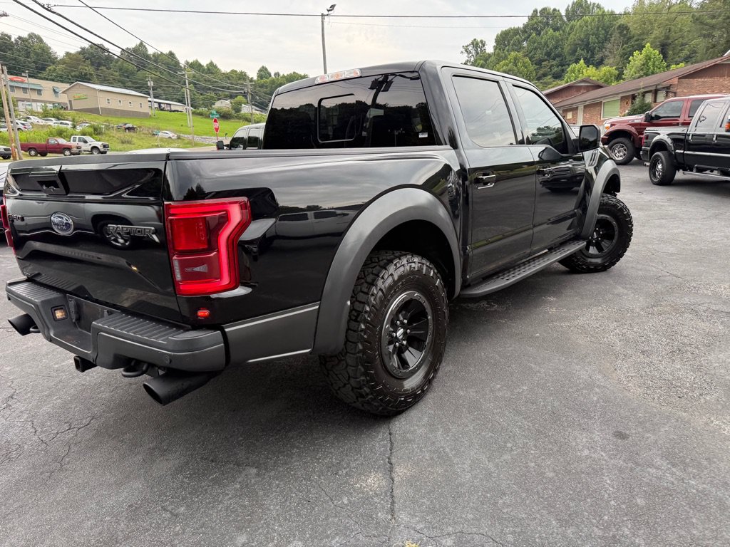 Used 2017 Ford F150 Raptor w/ Equipment Group 802A Luxury AWD/4WD image 6