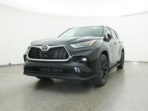 New 2026 Toyota Highlander XLE image 24