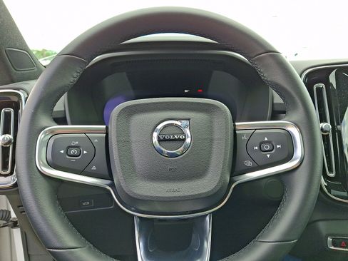 Certified 2023 Volvo XC40 Recharge Ultimate AWD/4WD image 21
