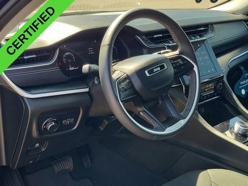Used 2023 Jeep Grand Cherokee Laredo AWD/4WD image 8