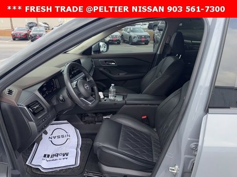 Used 2023 Nissan Rogue Platinum w/ Platinum Premium Package image 7