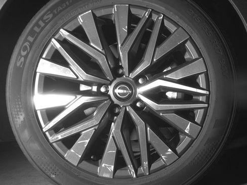 Used 2025 Nissan Altima 2.5 SV FWD image 13