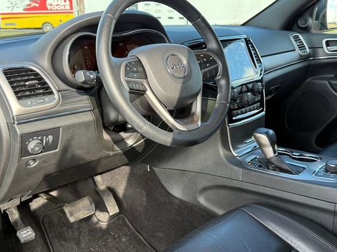 Used 2022 Jeep Grand Cherokee Limited image 18