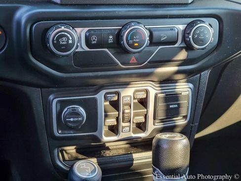 Used 2018 Jeep Wrangler Unlimited Sport S image 20