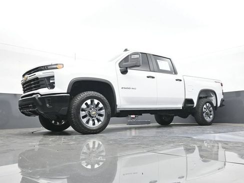 Used 2024 Chevrolet Silverado 2500 Custom w/ Custom Convenience Package AWD/4WD image 58