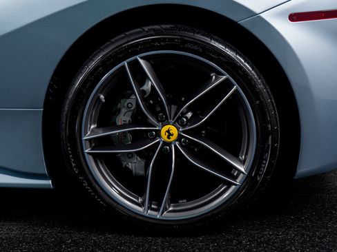 Used 2019 Ferrari 488 Spider image 20