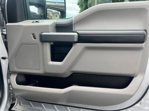 Used 2018 Ford F150 XLT w/ Equipment Group 302A Luxury AWD/4WD image 18