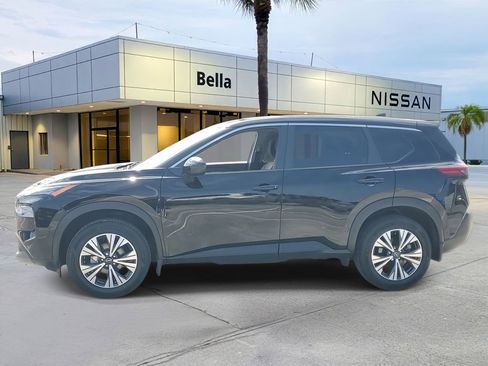 Certified 2023 Nissan Rogue SV image 3