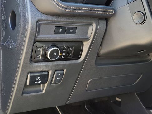 Used 2023 Ford Expedition Platinum image 19