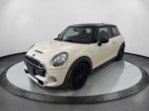 Used 2018 MINI Cooper S FWD image 1