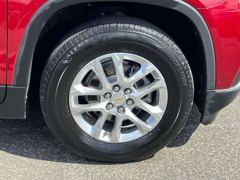 Used 2021 Chevrolet Traverse LT image 10