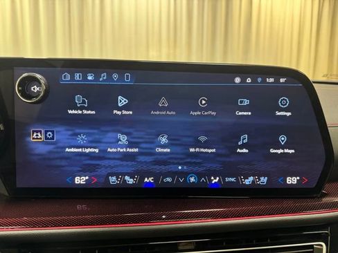 Used 2024 Chevrolet Traverse RS w/ LPO, Floor Liner Package AWD/4WD image 27