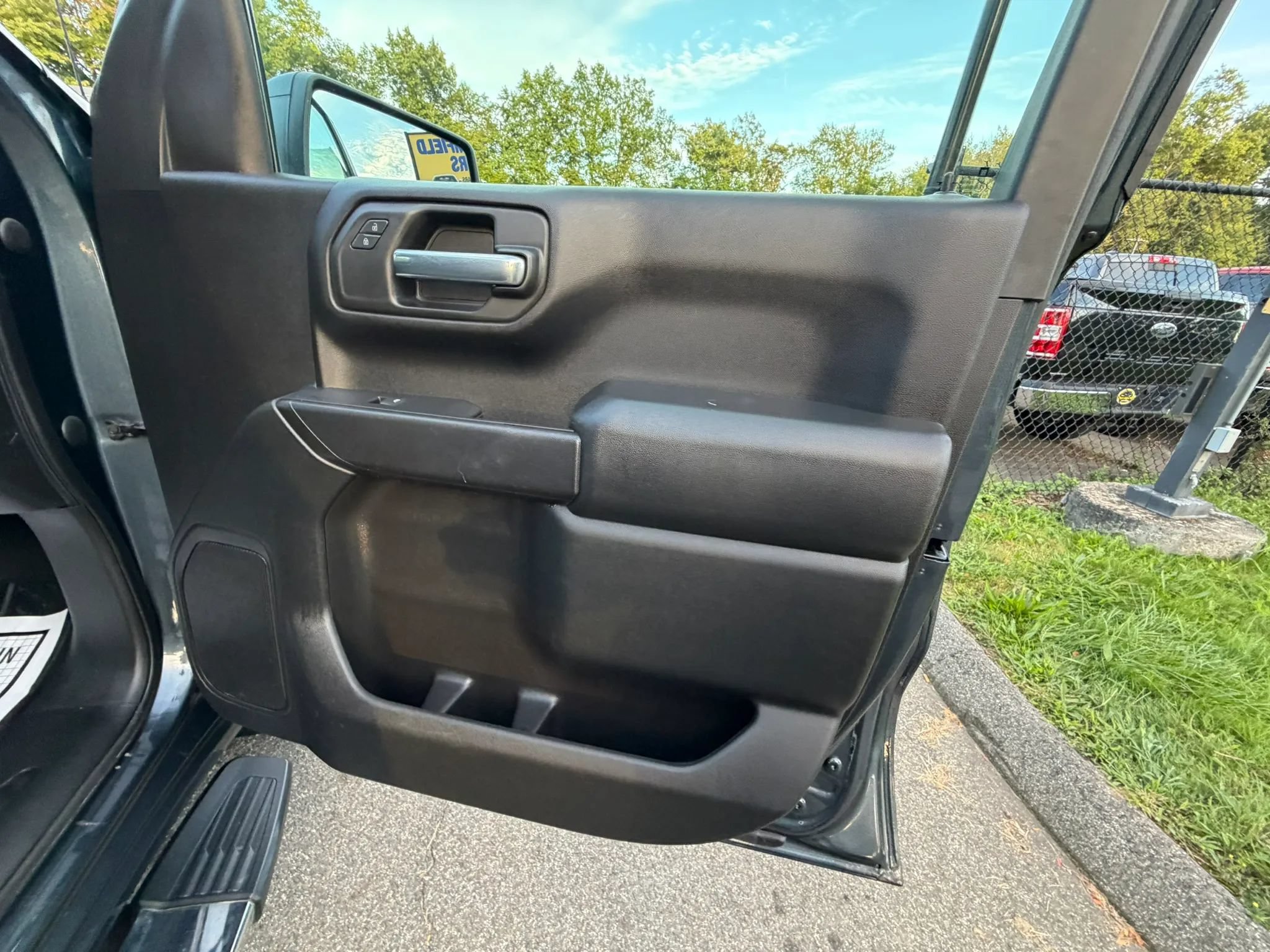 Used 2020 Chevrolet Silverado 1500 Custom w/ Custom Value Package AWD/4WD image 14