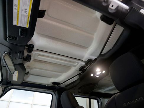 Used 2021 Jeep Wrangler Unlimited Sahara w/ Cold Weather Group image 28