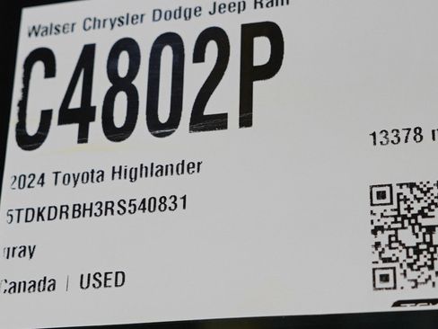 Used 2024 Toyota Highlander XLE image 33