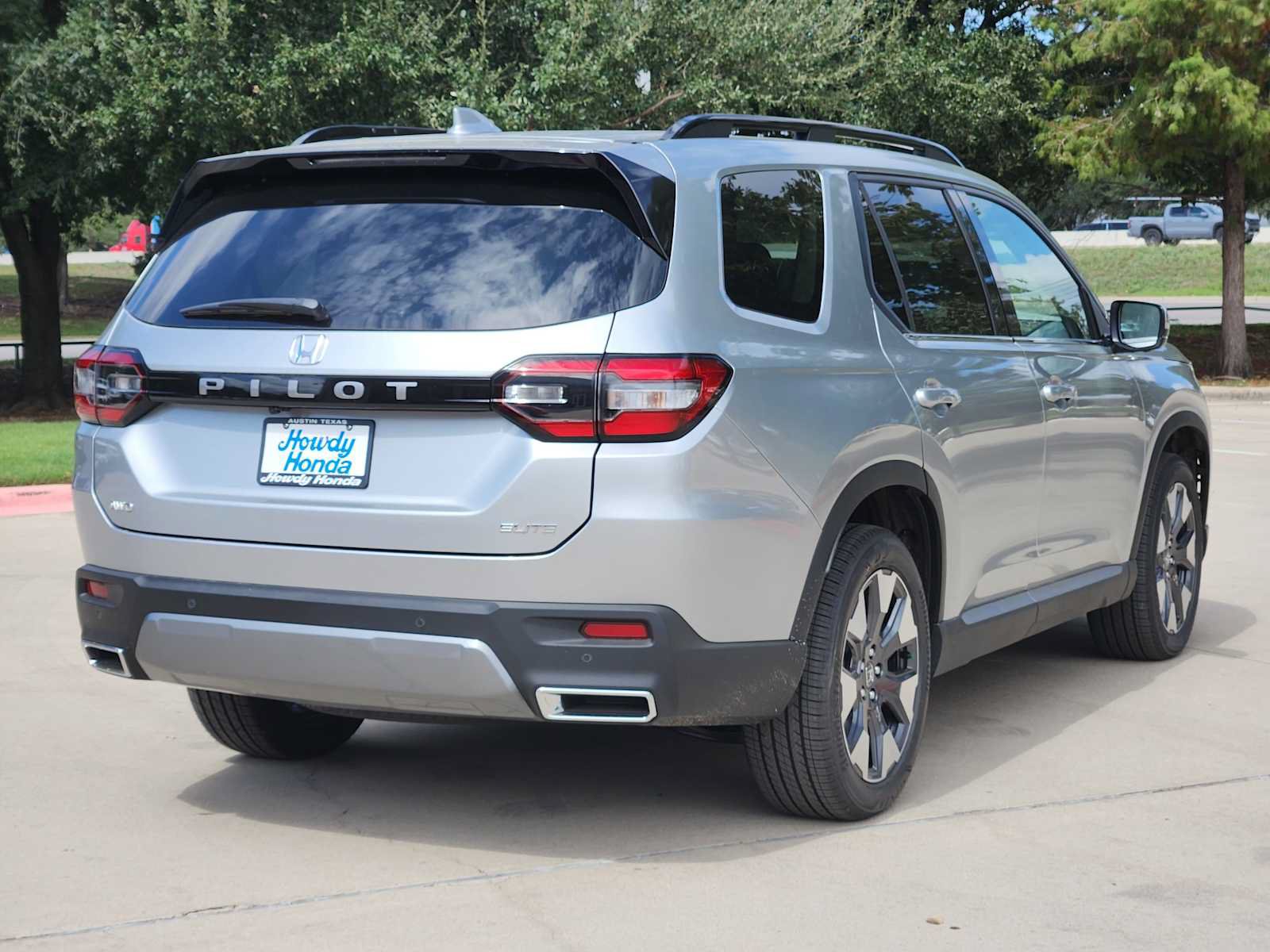 New 2026 Honda Pilot Elite image 3