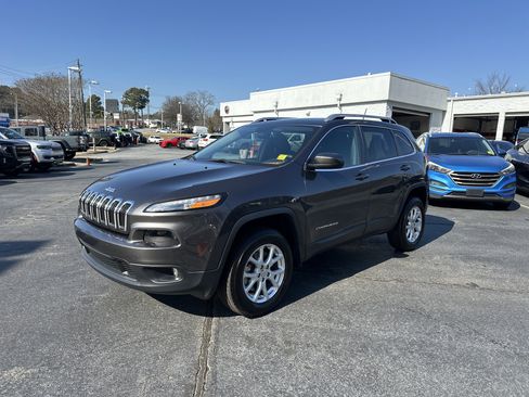 Used 2015 Jeep Cherokee Latitude w/ Comfort/Convenience Group image 5