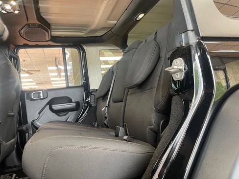 Used 2023 Jeep Wrangler Unlimited w/ Cold Weather Group AWD/4WD image 17