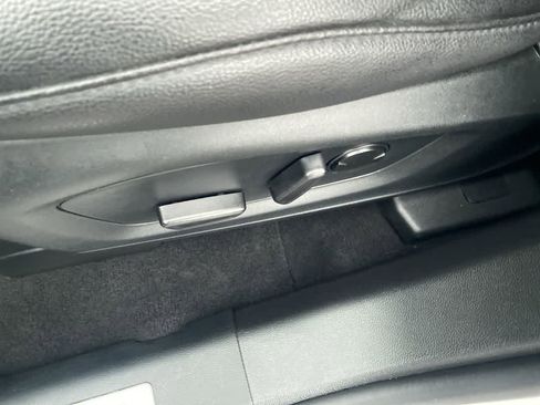 Used 2023 Ford Explorer Limited image 12