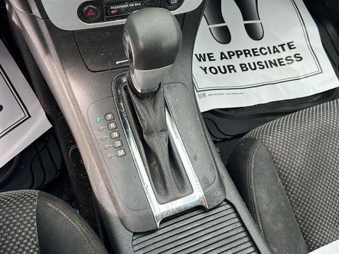 Used 2011 Chevrolet Malibu LT image 16