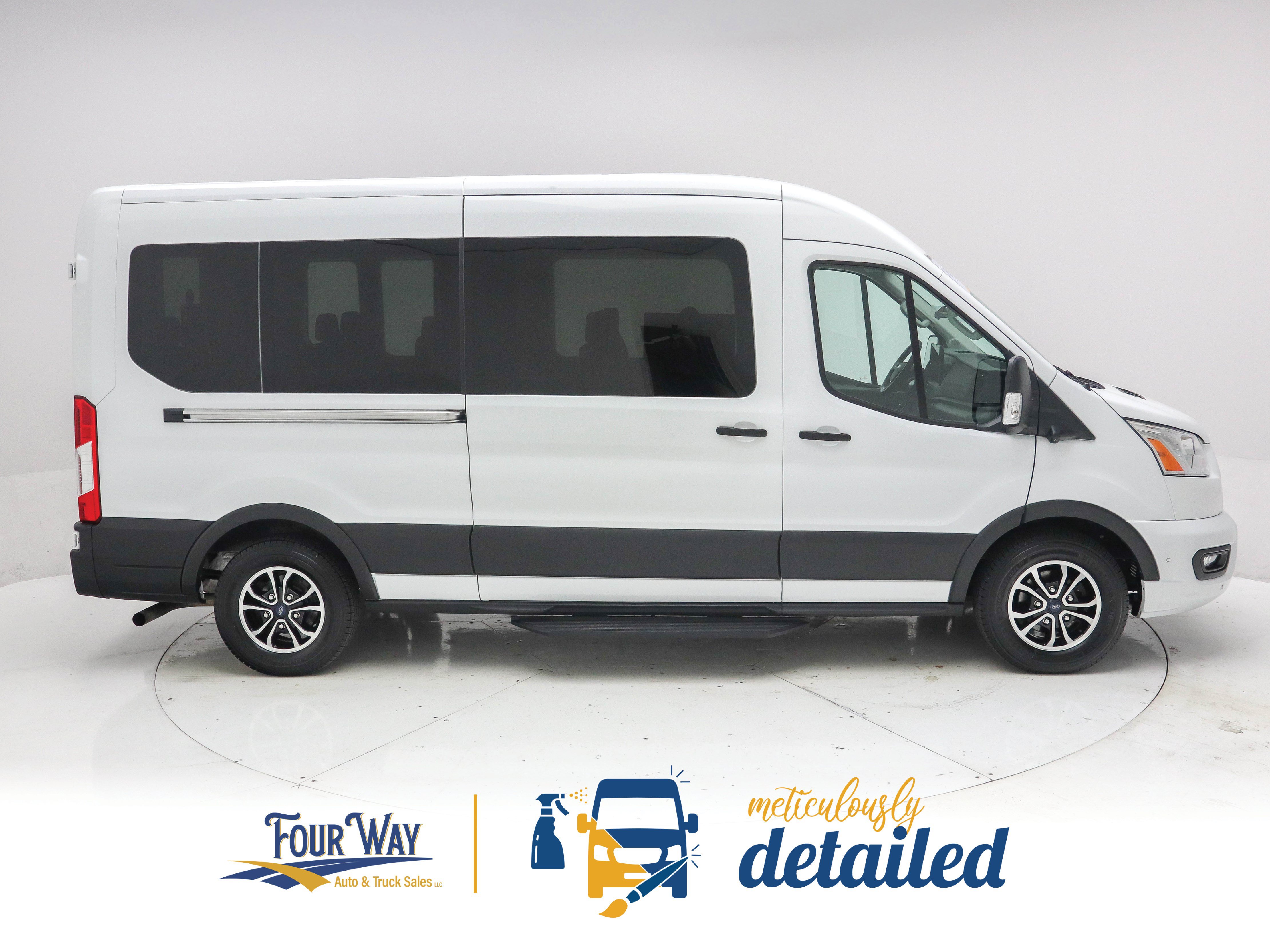 Used 2022 Ford Transit 350 XLT RWD image 2