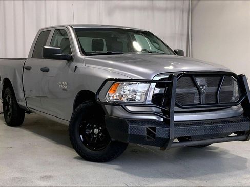 Used 2019 RAM 1500 Tradesman w/ Chrome Appearance Group image 33