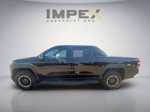 Used 2026 Chevrolet Silverado EV Trail Boss AWD/4WD image 2