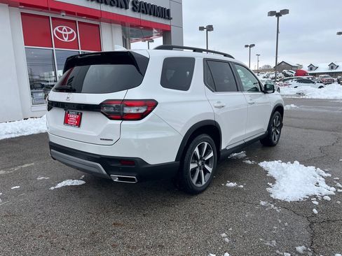 Used 2025 Honda Pilot Touring image 5