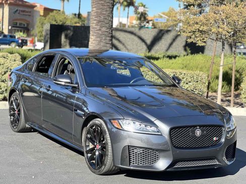 Used 2017 Jaguar XF S image 15