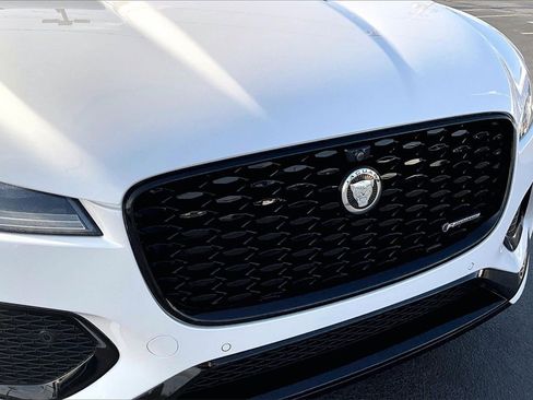 Used 2025 Jaguar F-PACE R-Dynamic S image 28