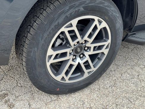 New 2025 Ford Expedition Active image 4