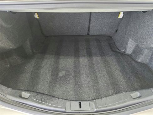 Used 2018 Ford Fusion SE w/ Fusion SE Technology Package image 26