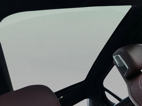 New 2026 BMW 740i image 28