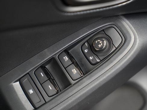 Used 2024 Subaru Crosstrek 2.0i Premium image 17